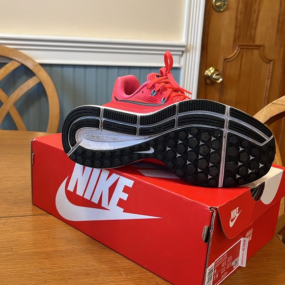 Nike zoom hot pink, running shoe size 8 - Picture 4 of 5